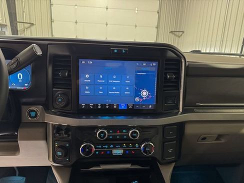 Used 2025 Ford F450 Platinum w/ Platinum Plus Package AWD/4WD image 15