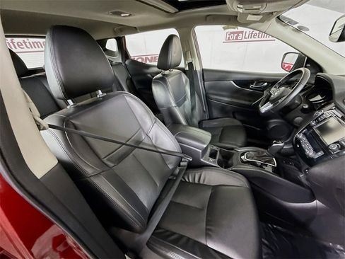 Certified 2021 Nissan Rogue Sport SL w/ Premium Package image 33