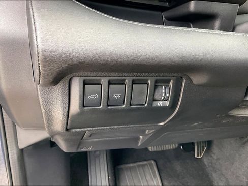 Used 2023 Subaru Ascent Touring image 14