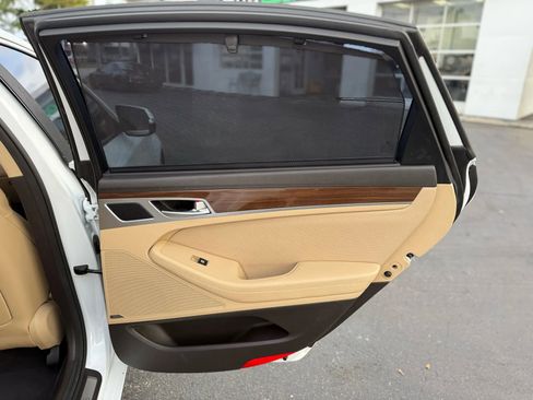 Used 2016 Hyundai Genesis 3.8 w/ Option Group 02 image 18