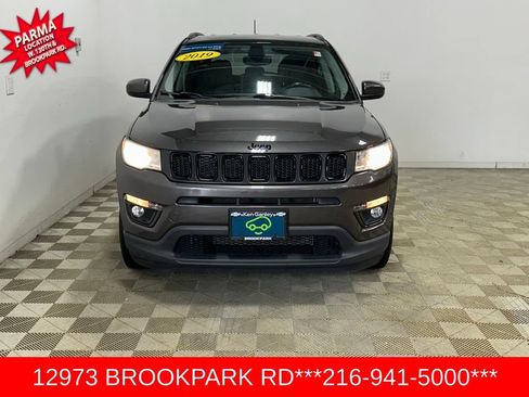 Used 2019 Jeep Compass Latitude FWD image 2