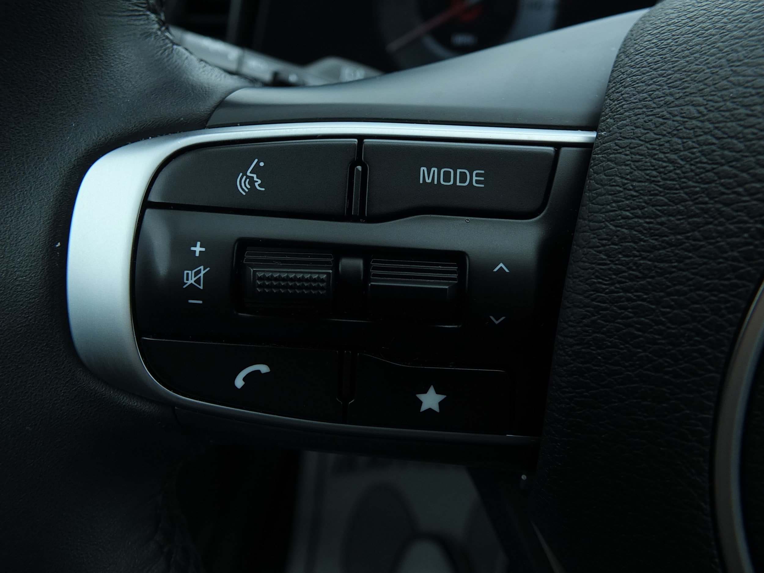 Used 2025 Kia Sportage SX FWD image 21