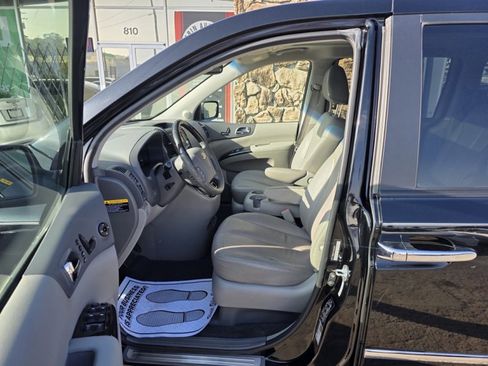 Used 2012 Kia Sedona EX w/ Luxury Pkg image 10