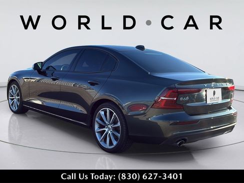 Used 2020 Volvo S60 T5 Momentum image 13