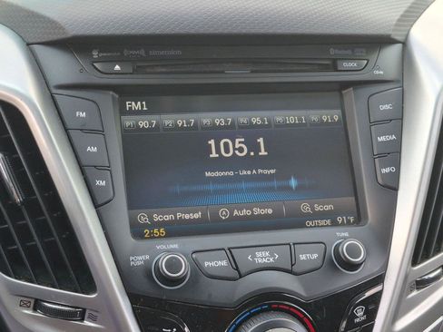 Used 2014 Hyundai Veloster w/ Style Package 02 FWD image 23