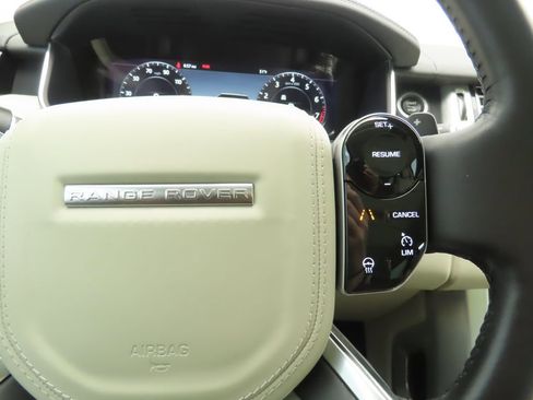 Used 2022 Land Rover Range Rover Westminster Edition image 12