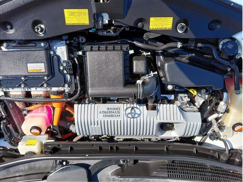 Used 2014 Toyota Prius V Two image 25