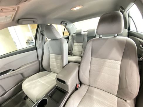 Used 2016 Toyota Camry LE FWD image 14