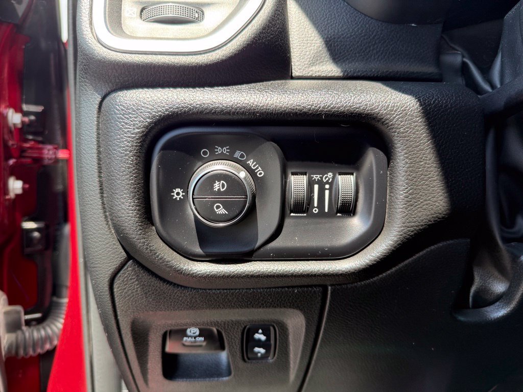 Used 2025 RAM 1500 Big Horn AWD/4WD image 27