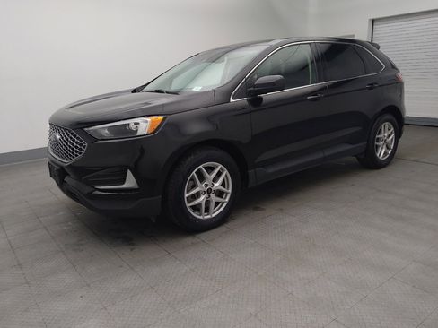 Used 2023 Ford Edge SEL image 2