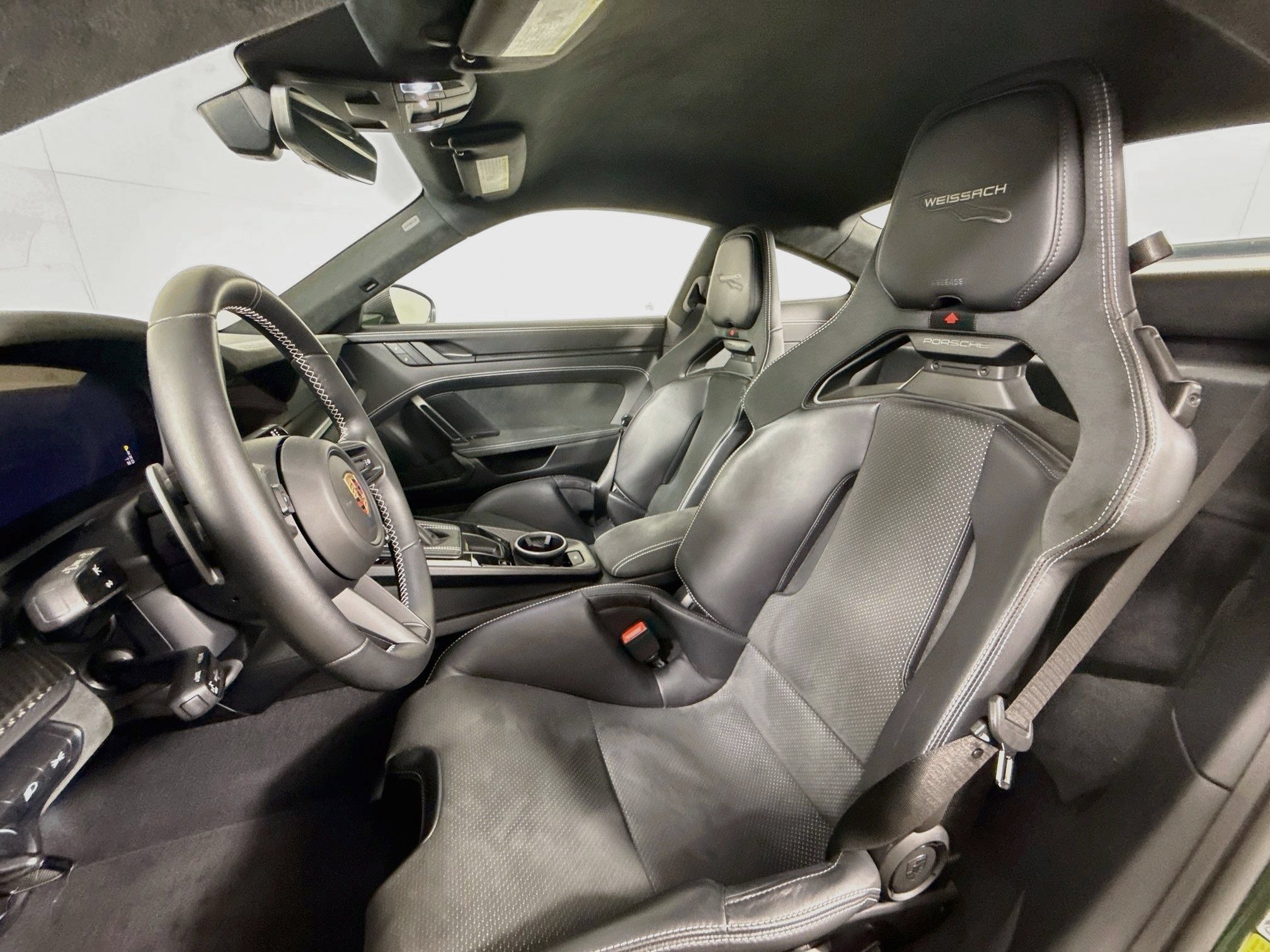 Certified 2025 Porsche 911 GT3 RWD image 5