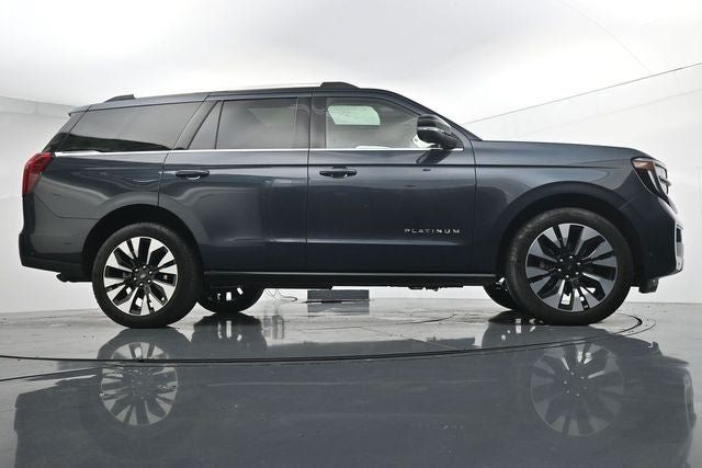 Used 2025 Ford Expedition Platinum w/ Driver's Package AWD/4WD image 37