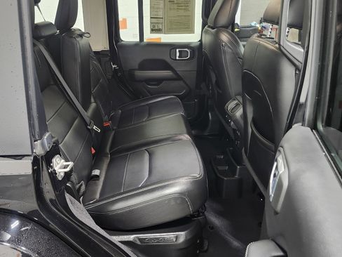 Used 2021 Jeep Wrangler Unlimited Sahara w/ Cold Weather Group image 17