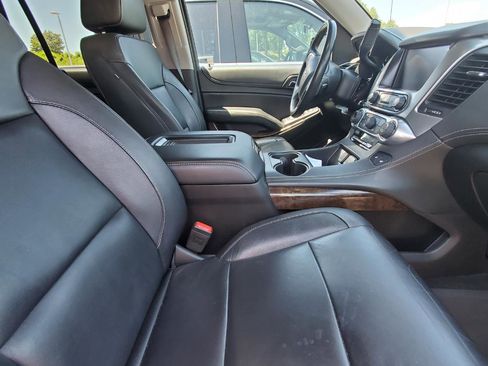 Used 2018 Chevrolet Tahoe LT w/ Luxury Package AWD/4WD image 4