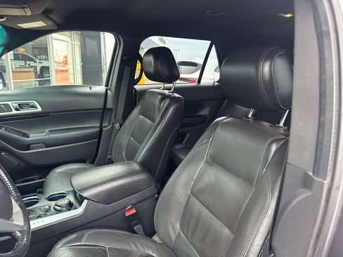 Used 2014 Ford Explorer Limited w/ Equipment Group 301A AWD/4WD image 9