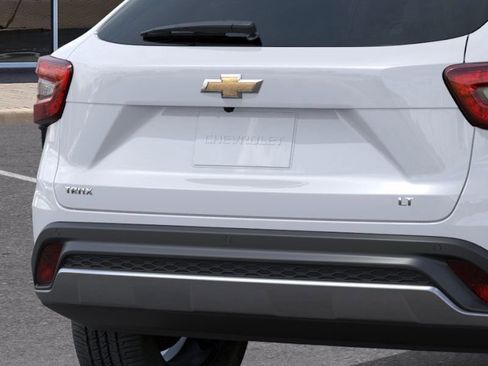 New 2026 Chevrolet Trax LT w/ Driver Confidence Package image 14