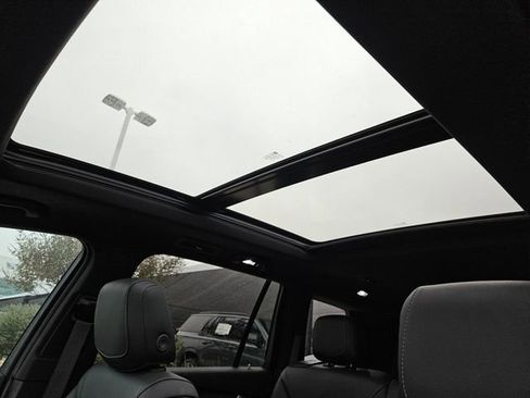 New 2025 Cadillac XT6 Sport w/ Technology Package image 9