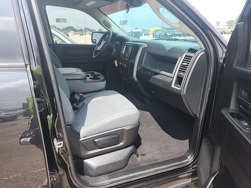 Used 2018 RAM 1500 Express w/ Express Value Package AWD/4WD image 8