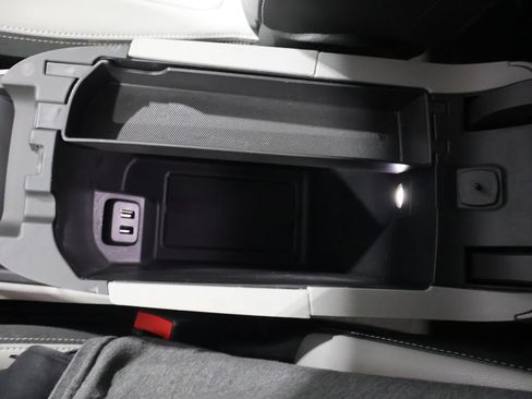 Used 2024 GMC Terrain SLT FWD image 36