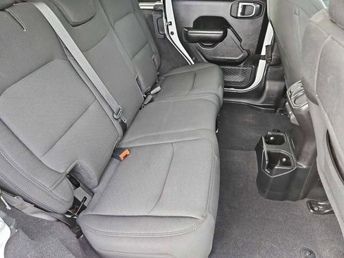 Used 2021 Jeep Wrangler Unlimited Sport image 19