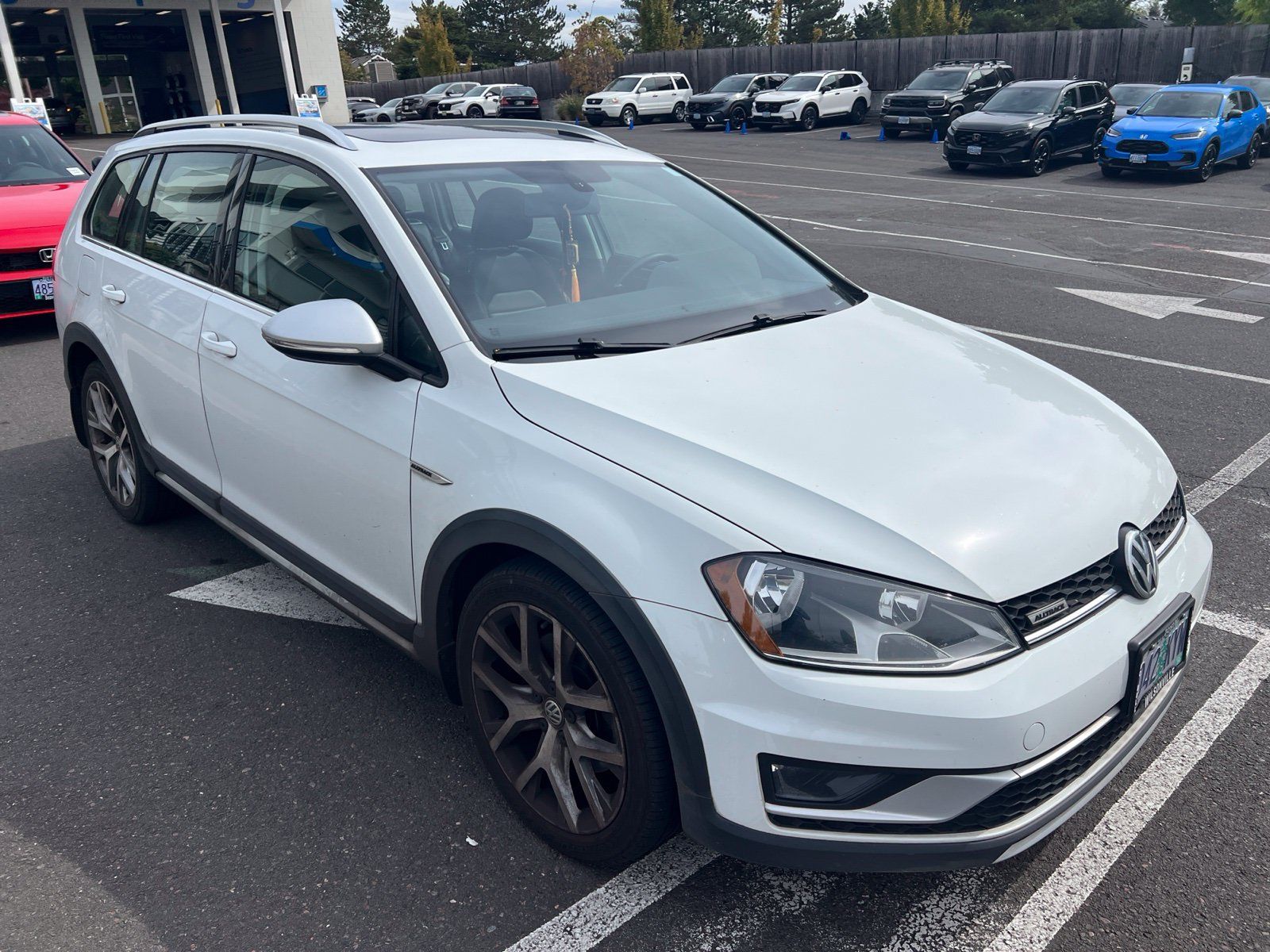 Used 2017 Volkswagen Golf Alltrack SEL AWD/4WD image 3