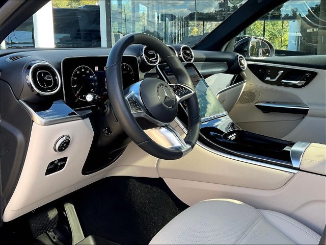 Used 2026 Mercedes-Benz GLC 300 4MATIC image 19