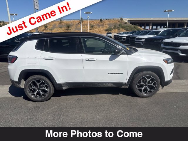 Used 2025 Jeep Compass Limited AWD/4WD image 7