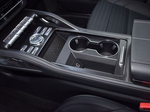 New 2026 Lincoln Nautilus Reserve AWD/4WD image 60