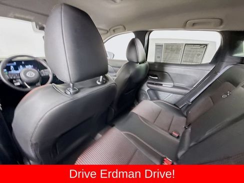 Used 2025 Nissan Kicks SR AWD/4WD image 9