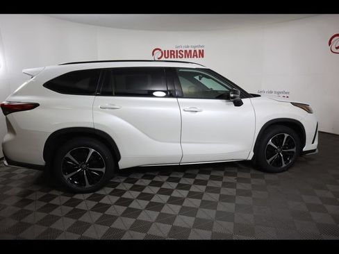 Used 2022 Toyota Highlander XSE AWD/4WD image 31