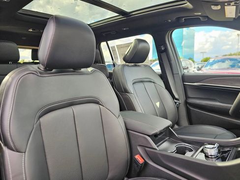 New 2026 Jeep Grand Cherokee L Limited Reserve AWD/4WD image 28