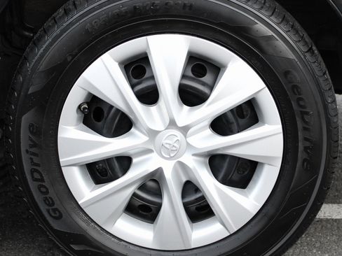 Used 2014 Toyota Corolla L image 12