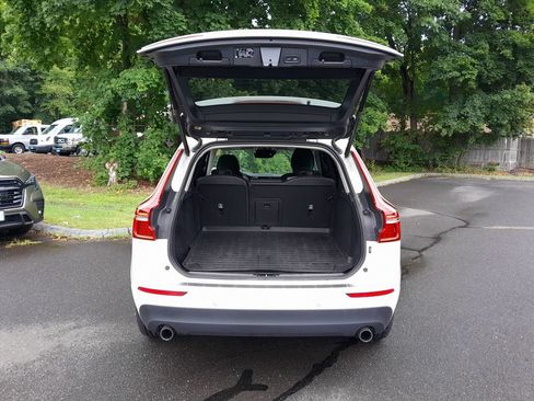 Used 2021 Volvo XC60 T5 Momentum w/ Premium Package AWD/4WD image 32