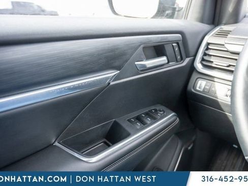 Used 2025 GMC Acadia Elevation image 15