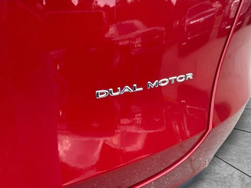 Used 2022 Tesla Model Y Long Range AWD/4WD image 29