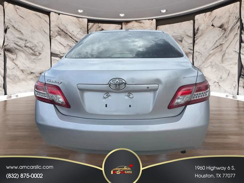 Used 2011 Toyota Camry LE image 3