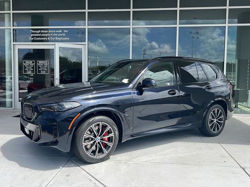 New 2026 BMW X5 xDrive50e image 2