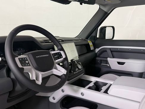 New 2026 Land Rover Defender 130 X-Dynamic SE image 40