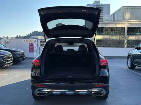 Certified 2025 Mercedes-Benz GLC 300 GLC 300 image 8