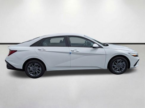 New 2026 Hyundai Elantra Sport FWD image 2