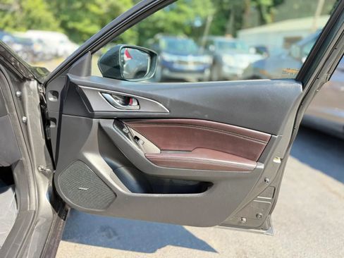 Used 2018 MAZDA MAZDA3 Grand Touring FWD image 27