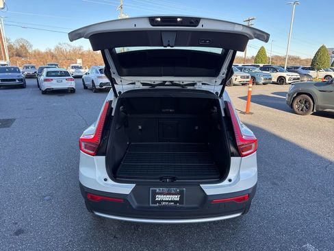 Used 2024 Volvo XC40 B5 Plus w/ Protection Package Premier image 10