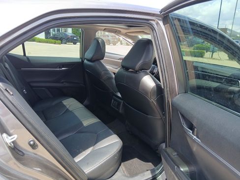 Used 2021 Toyota Camry XSE FWD image 14