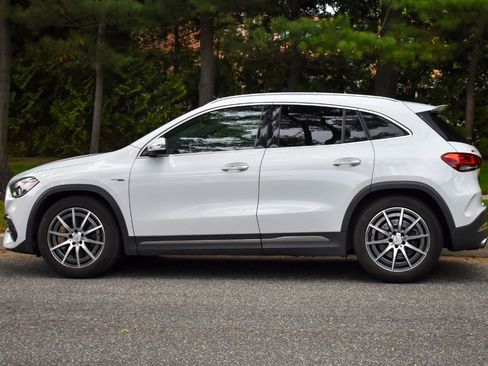 Used 2021 Mercedes-Benz GLA 35 AMG 4MATIC w/ Premium Package image 4