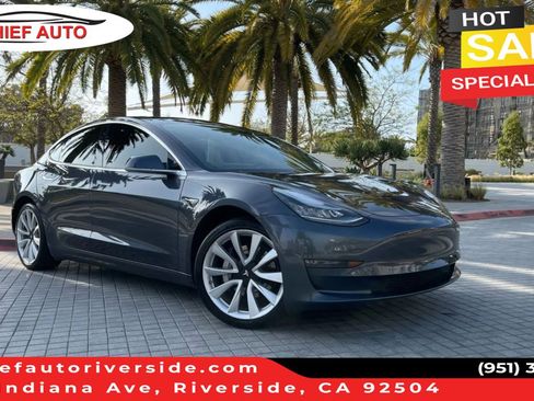 Used 2018 Tesla Model 3 Mid Range image 1