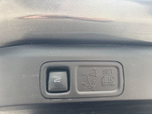 Used 2021 Ford Expedition Limited image 12