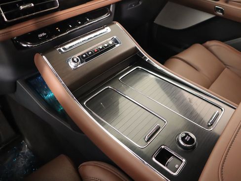 New 2026 Lincoln Aviator Reserve image 8