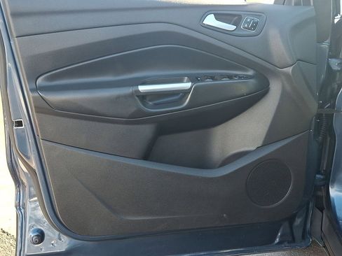 Used 2018 Ford Escape Titanium w/ Ford Safe & Smart Package image 10