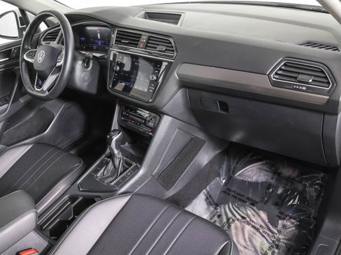 Used 2023 Volkswagen Tiguan SE FWD image 44