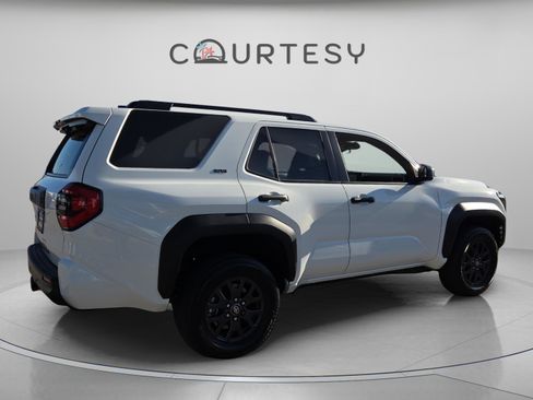 Certified 2025 Toyota 4Runner SR5 image 5